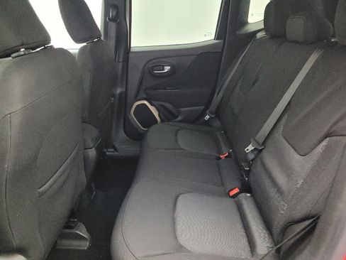 Used 2015 Jeep Renegade Latitude image 18