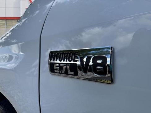 Used 2018 Toyota Tundra SR5 w/ SR5 Upgrade Package image 26