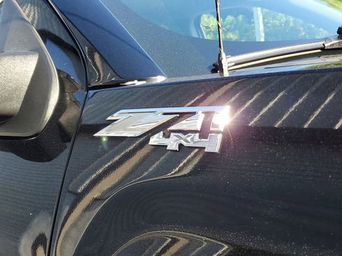 Used 2018 GMC Sierra 1500 SLT w/ SLT Premium Package image 9