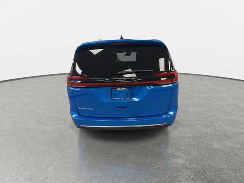 New 2027 Chrysler Pacifica Select FWD image 7