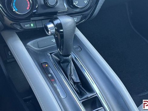 Used 2017 Honda HR-V LX image 24