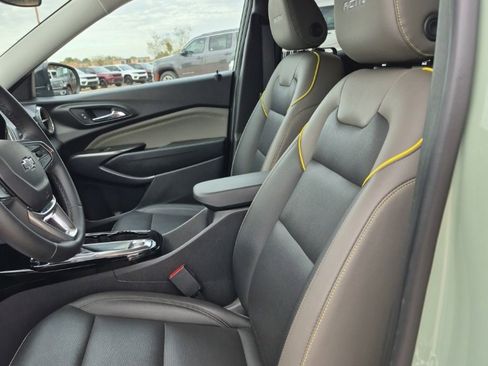 Used 2025 Chevrolet Trax ACTIV w/ Driver Confidence Package image 21