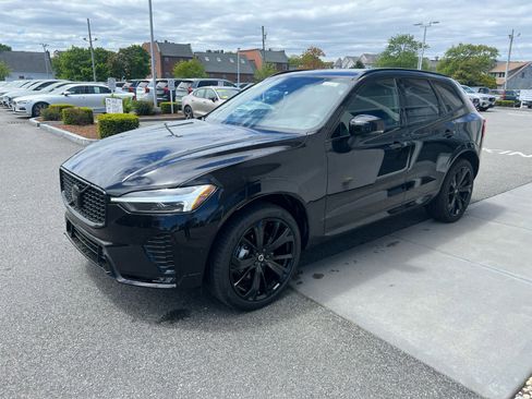 New 2025 Volvo XC60 B5 Ultra w/ Climate Package image 4