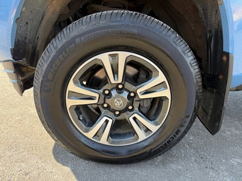 Used 2019 Toyota Tacoma SR5 image 35