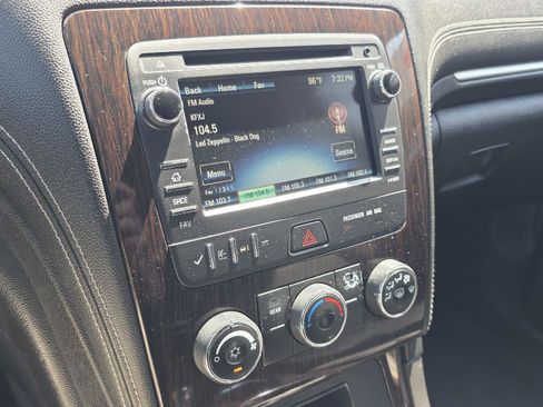 Used 2017 Chevrolet Traverse LT FWD image 16
