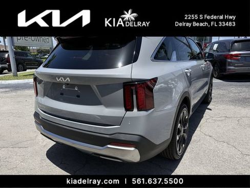 Used 2026 Kia Sorento EX w/ EX Premium Package FWD image 3