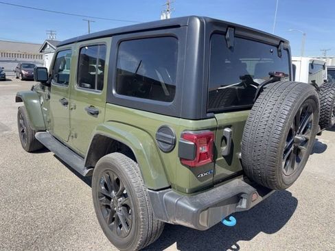 Used 2023 Jeep Wrangler Unlimited Sahara w/ Cold Weather Group AWD/4WD image 7