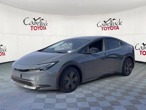 New 2026 Toyota Prius Plug-In Hybrid FWD image 2