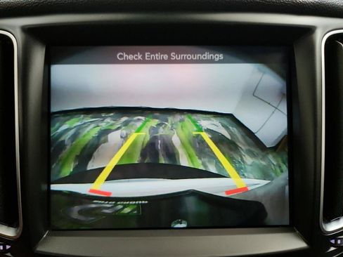 Used 2020 Maserati Levante AWD/4WD image 20