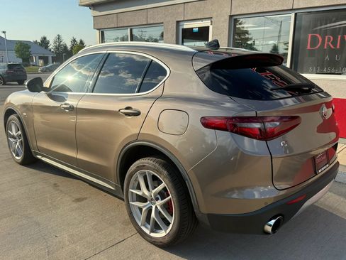 Used 2019 Alfa Romeo Stelvio Ti AWD/4WD image 4