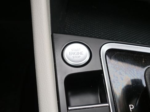 Used 2019 Volkswagen Jetta SEL image 25