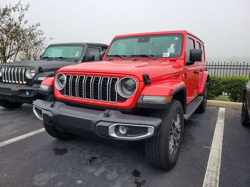 Used 2024 Jeep Wrangler Sahara image 3