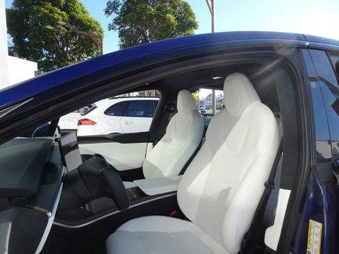 Used 2023 Tesla Model X image 14