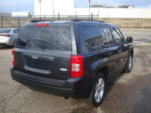 Used 2014 Jeep Patriot Latitude FWD image 5