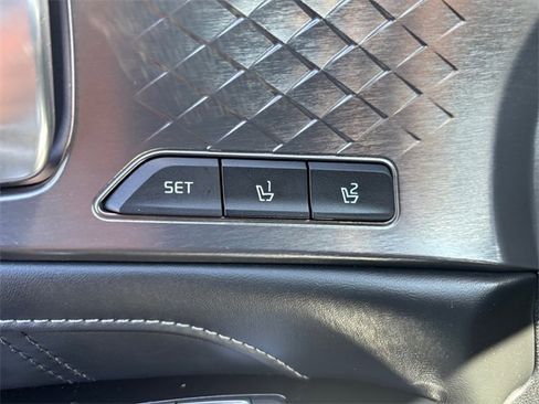 Used 2022 Kia Sorento SX image 19