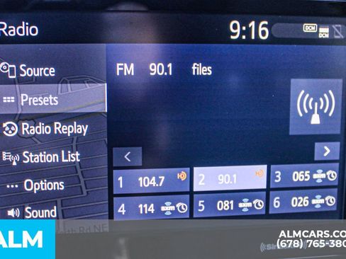 Used 2021 Toyota Highlander XLE image 37