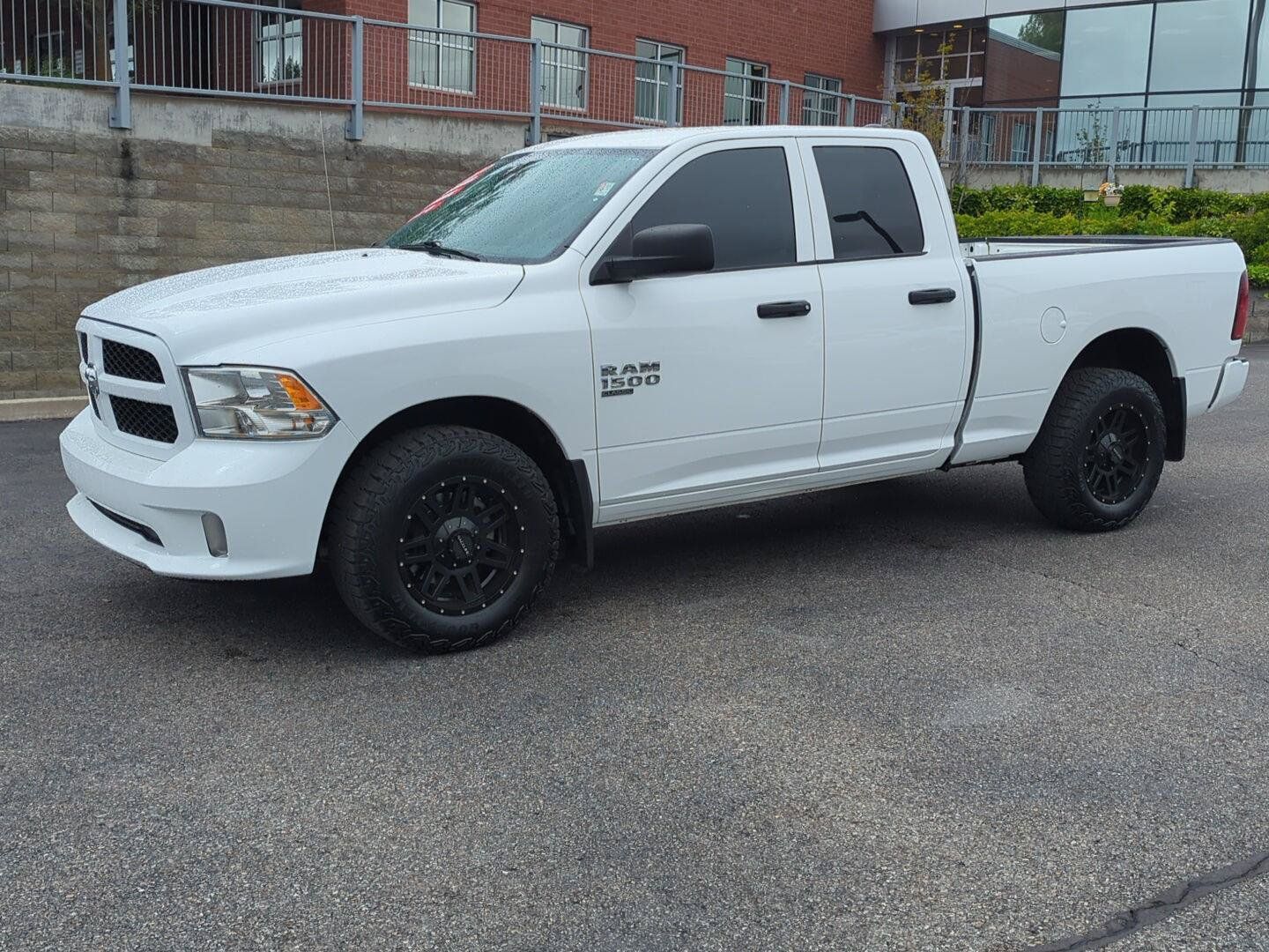 Used 2022 RAM 1500 Express w/ Wheel & Sound Group AWD/4WD image 3