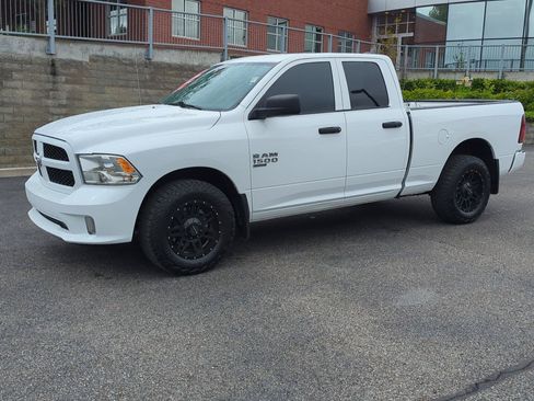 Used 2022 RAM 1500 Express w/ Wheel & Sound Group AWD/4WD image 3