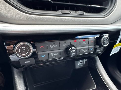 New 2026 Jeep Compass Limited AWD/4WD image 15