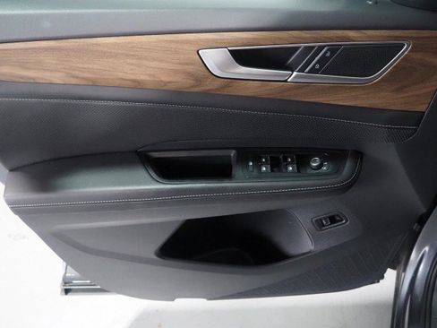 Used 2025 Volkswagen Atlas SE w/ Panoramic Sunroof Package FWD image 51