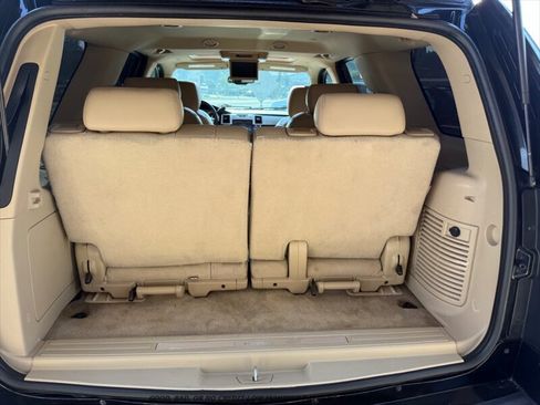 Used 2010 Cadillac Escalade Premium AWD/4WD image 18