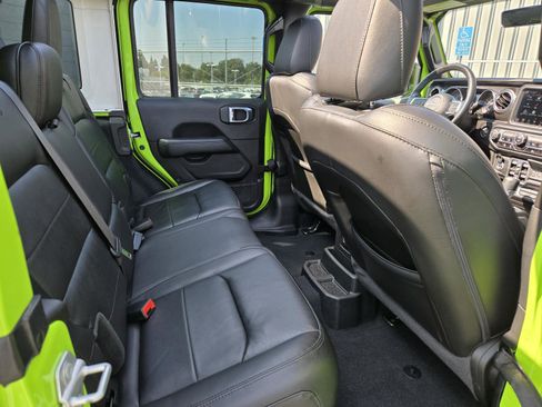 Certified 2021 Jeep Wrangler Unlimited Sahara image 33
