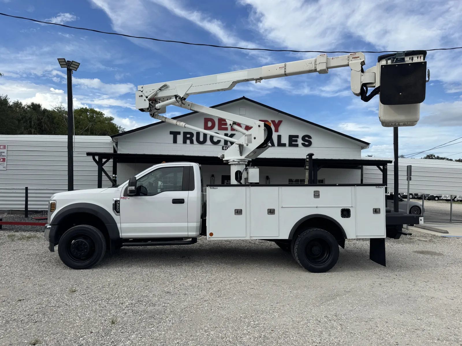 Used 2019 Ford F550 4x4 Regular Cab Super Duty image 3