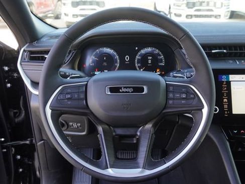 New 2026 Jeep Grand Cherokee Altitude image 25