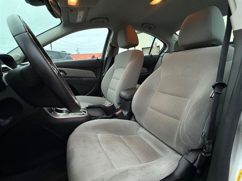 Used 2014 Chevrolet Cruze LT image 20