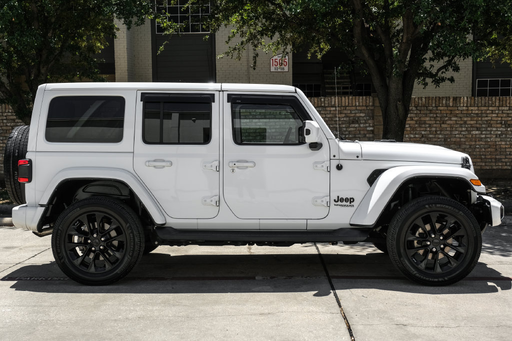 Used 2021 Jeep Wrangler Unlimited Sahara AWD/4WD image 15