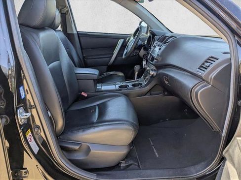 Used 2013 Toyota Highlander SE image 21