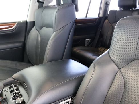 Used 2017 Lexus LX 570 4WD w/ Luxury Package image 20
