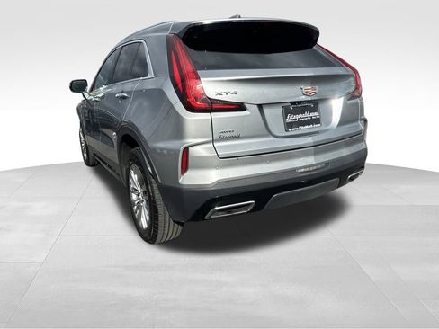 Used 2024 Cadillac XT4 Premium Luxury image 5