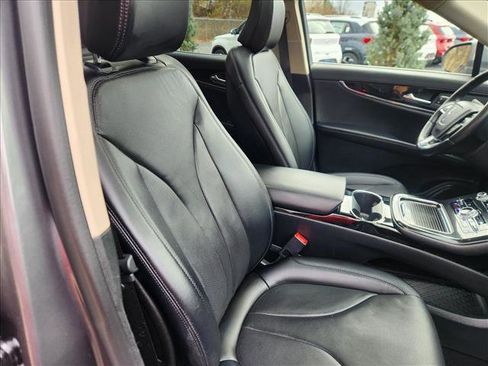 Used 2022 Lincoln Nautilus Reserve image 13