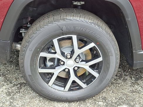 New 2025 Jeep Grand Cherokee L Limited image 5