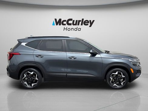 Used 2024 Kia Seltos EX AWD/4WD image 2