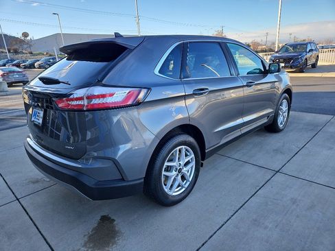 Used 2024 Ford Edge SEL image 5