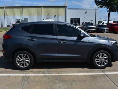 Used 2018 Hyundai Tucson SE w/ Cargo Package image 4