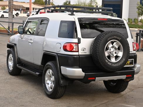 Used 2007 Toyota FJ Cruiser 4WD image 4