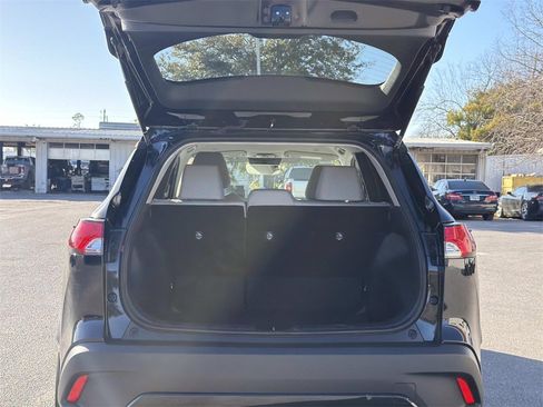 Used 2024 Toyota Corolla Cross LE image 10