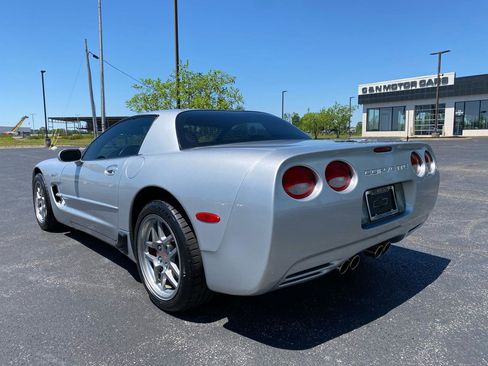 Used 2002 Chevrolet Corvette Z06 w/ Memory Pkg RWD image 7