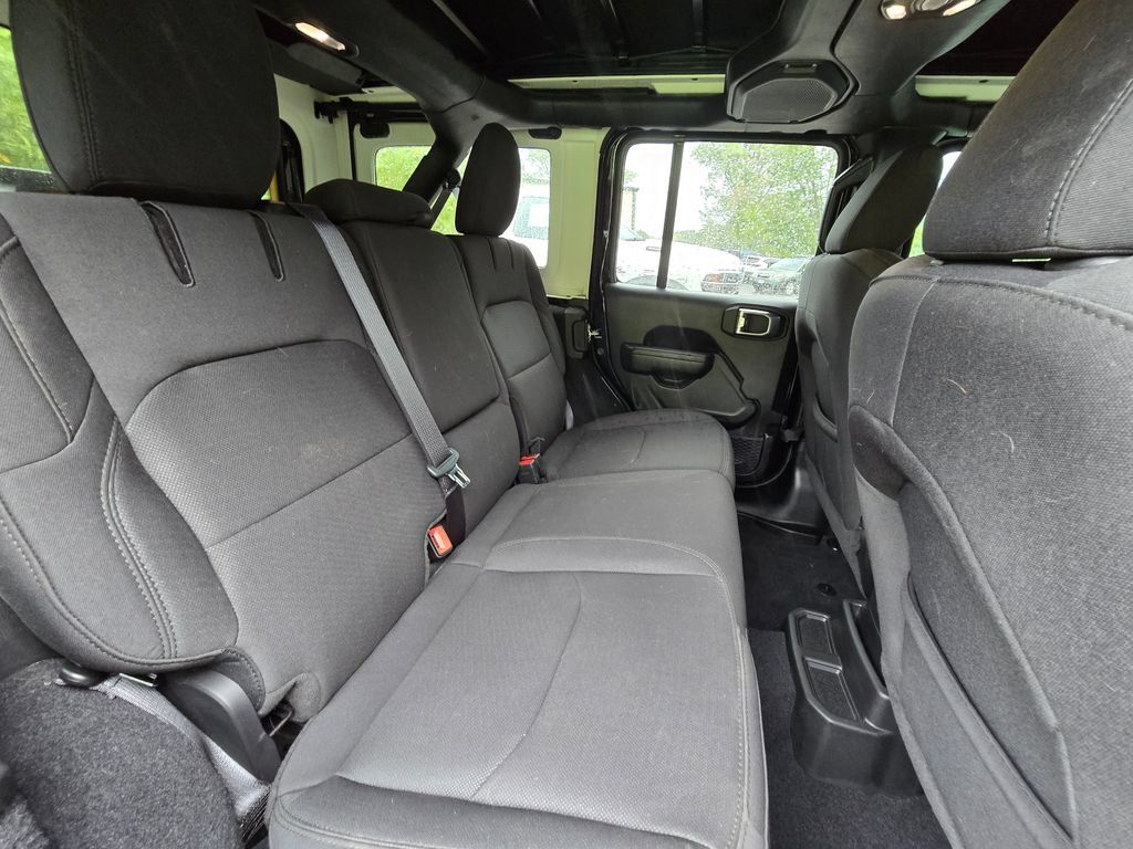 Used 2023 Jeep Wrangler Unlimited w/ Sun & Screen Package AWD/4WD image 26