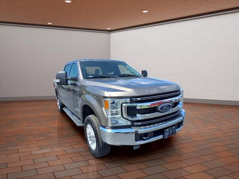 Used 2022 Ford F350 XLT image 2