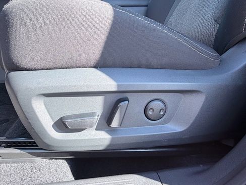 Used 2025 Nissan Rogue SV image 22