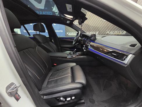 Used 2019 BMW M550i xDrive image 30