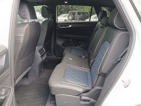New 2026 Volkswagen Atlas Cross Sport SEL Premium R-Line image 25