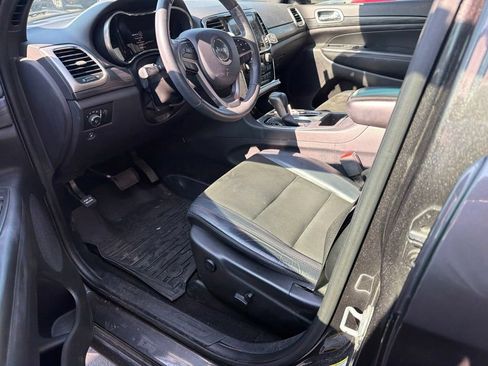 Used 2019 Jeep Grand Cherokee Altitude AWD/4WD image 7