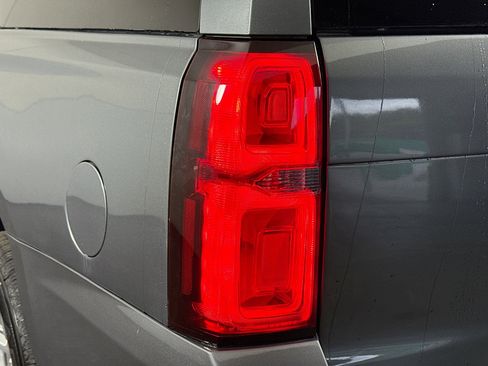 Used 2019 Chevrolet Suburban LT image 34