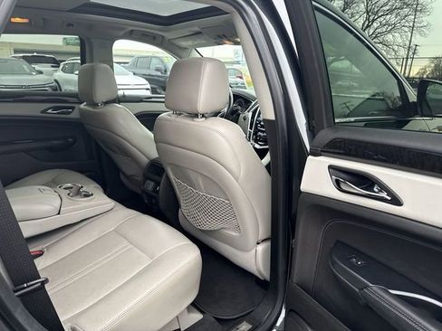 Used 2014 Cadillac SRX Luxury w/ Driver Awareness Package image 17