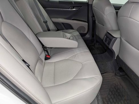 Used 2021 Toyota Camry XLE image 40